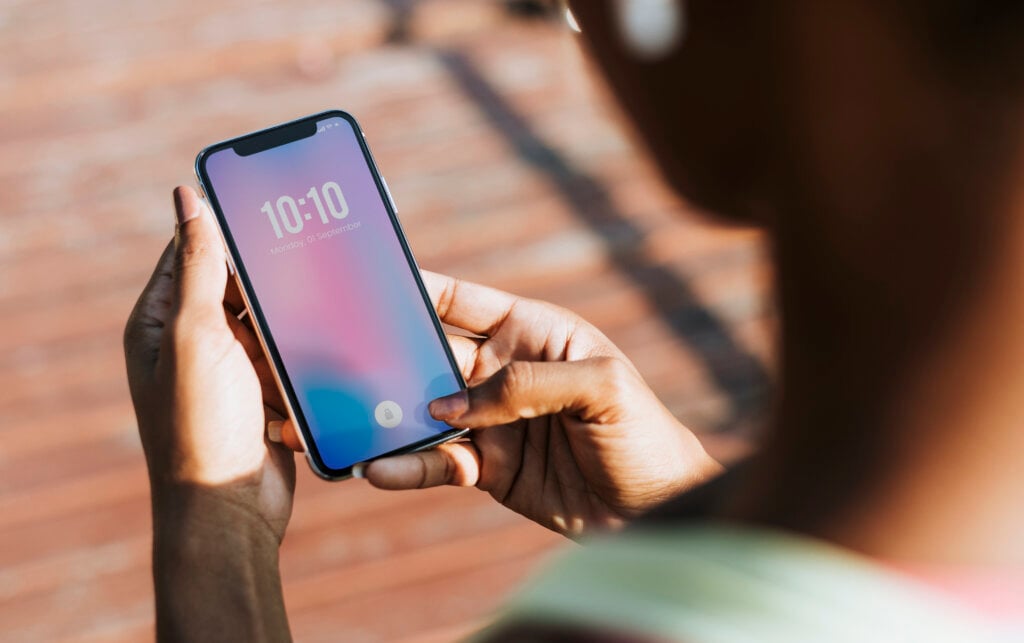 Saiba como ter um celular mais rápido. | Foto: Freepik.