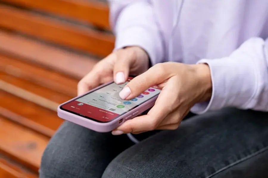 Apps Financeiros: saiba as vantagens e desvantagens de usá-los. 