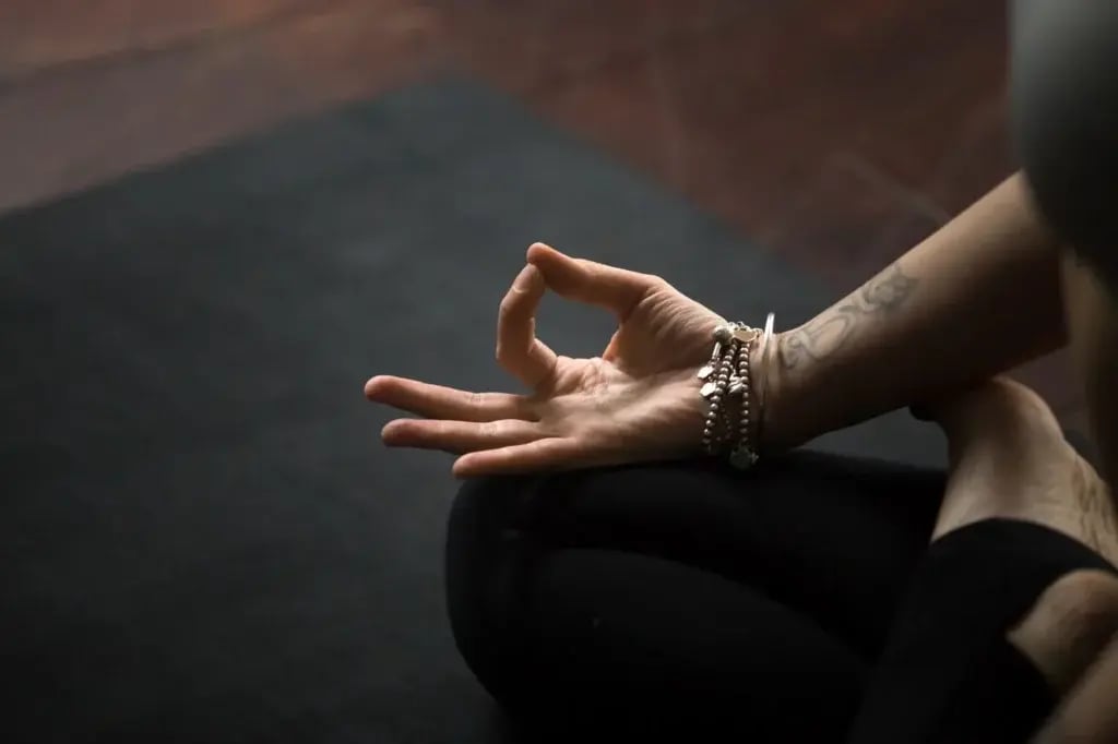 Meditação como forma de melhorar o bem-estar dos seus colaboradores. 