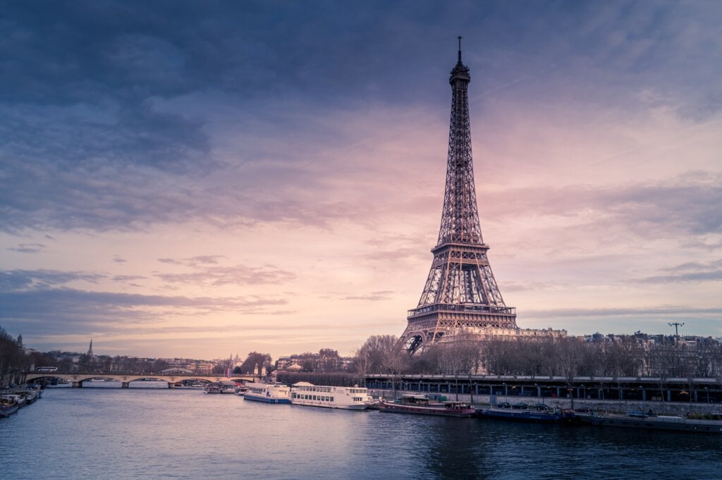 Confira o que você precisa saber antes de contratar um seguro viagem em 2023 para garantir as melhores experiências nos países europeus. | Foto: Freepik.
