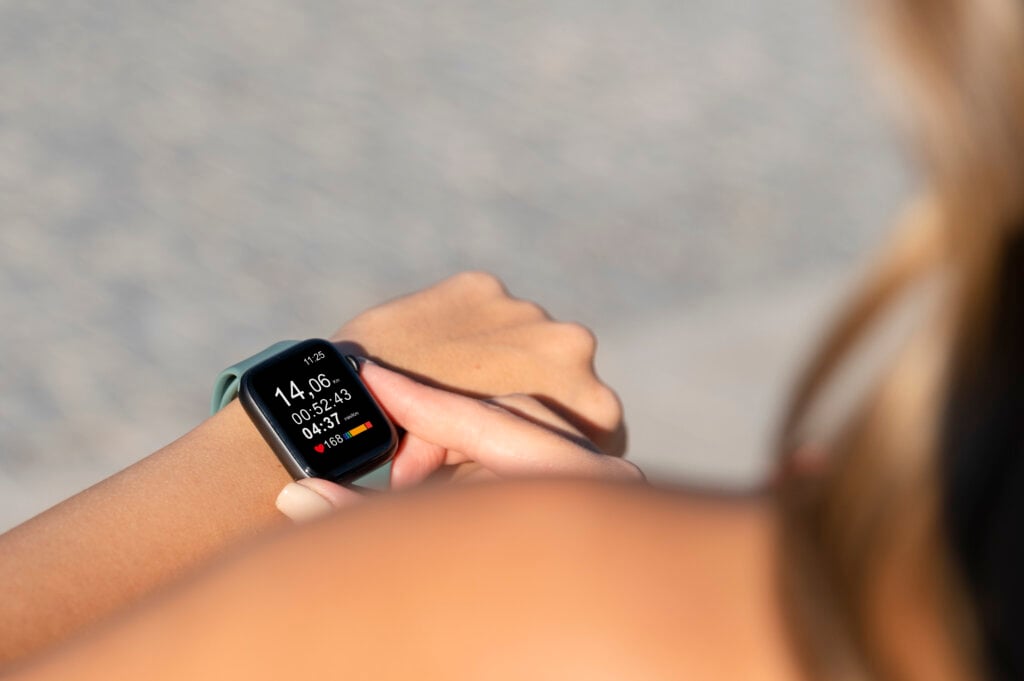 Saiba quais são os 5 melhores smartwatches para praticar esporte. | Foto: Freepik.