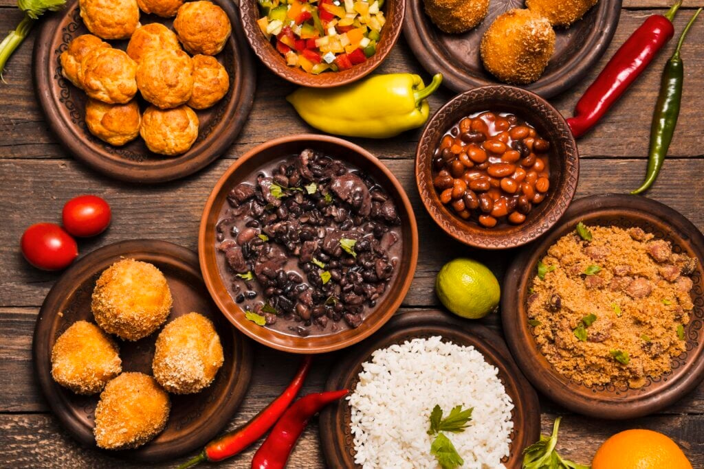 Conheça o melhor do turismo gastronômico do Nordeste. | Foto: Freepik.