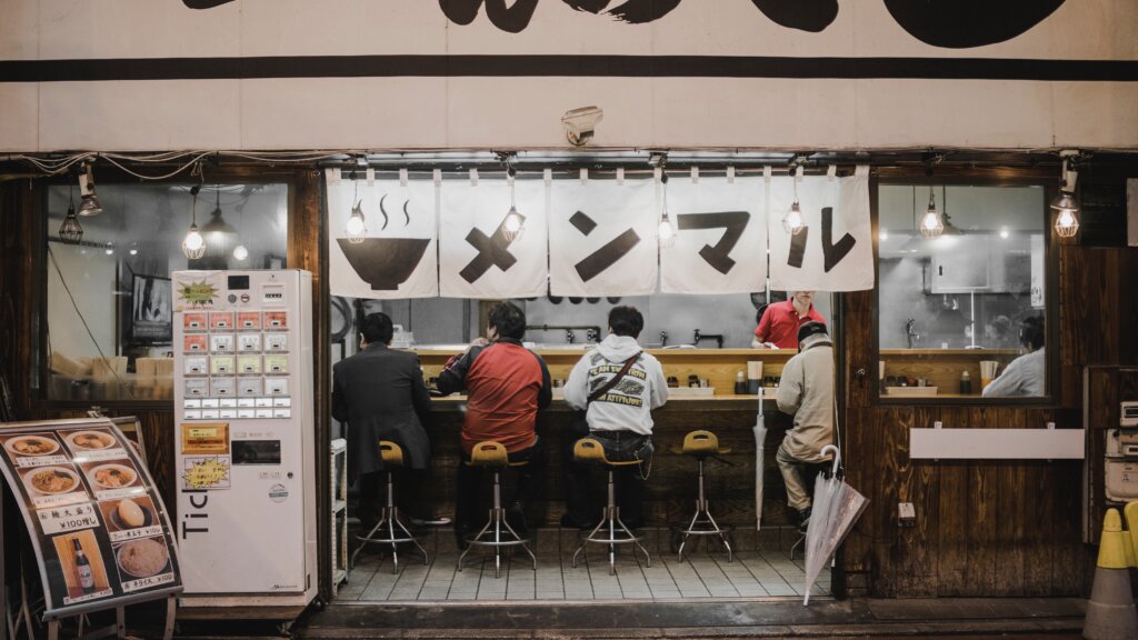 Experimentar novos sabores é um tipo de viagem muito feito. l Foto: Unsplash.