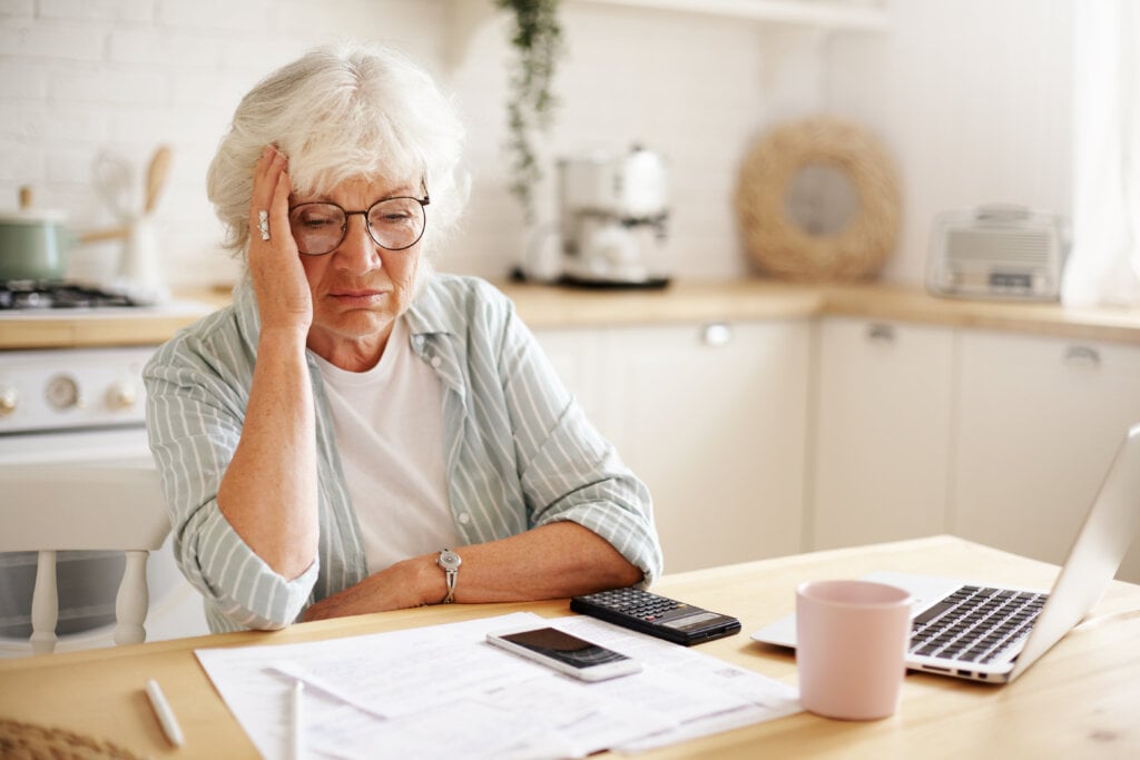 Tenha uma assistência médica completa para te ajudar no tratamento do Alzheimer. | Foto: Freepik.