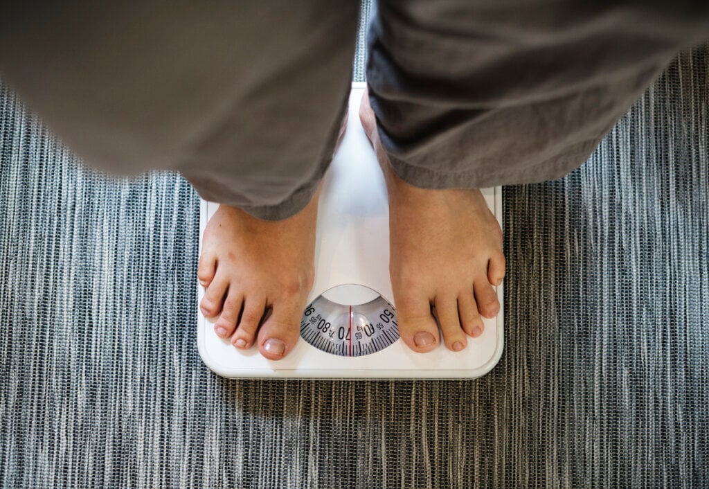 Veja quais as consequências da obesidade e impacto na saúde. | Foto: Freepik.
