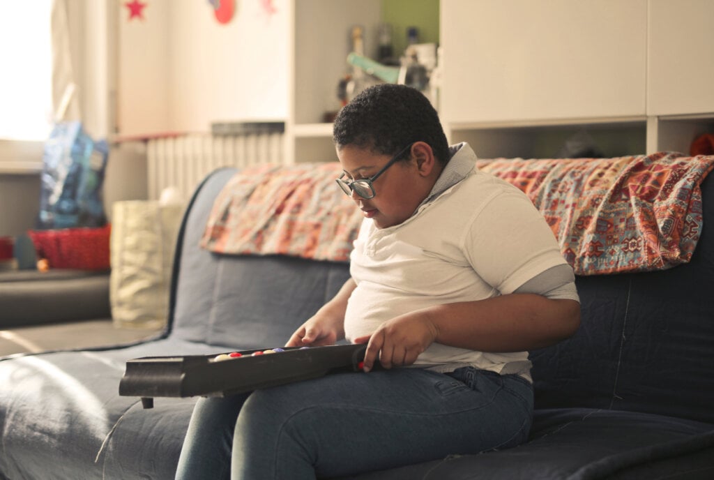 Saúde Infantil: entenda como as preocupações sobre a obesidade infantil. | Foto: Freepik.