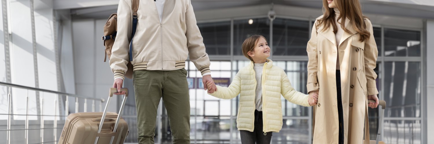 Quer viajar com os filhos? Veja o que você precisa para isso. | Foto: Freepik.