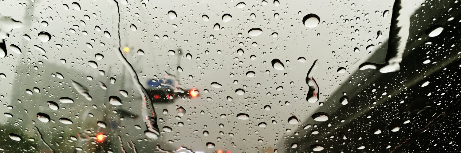 Como dirigir com segurança em dias de muita chuva?. | Foto: Freepik.