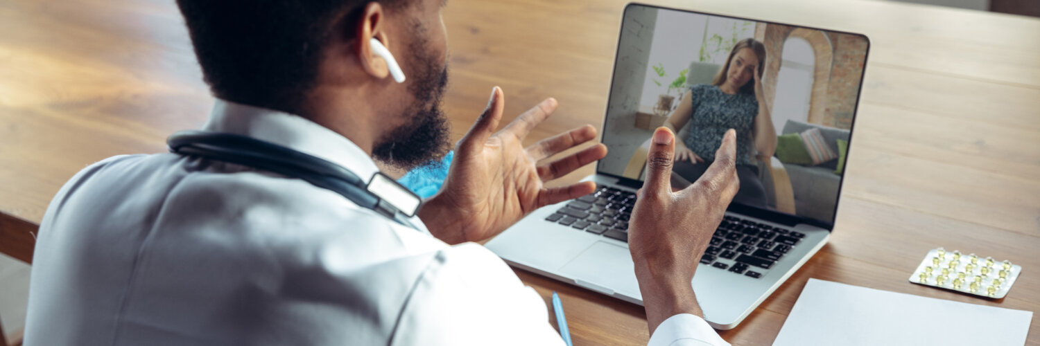 Como a telemedicina, você pode encontrar seu psicólogo por telefone. | Foto: Freepik.