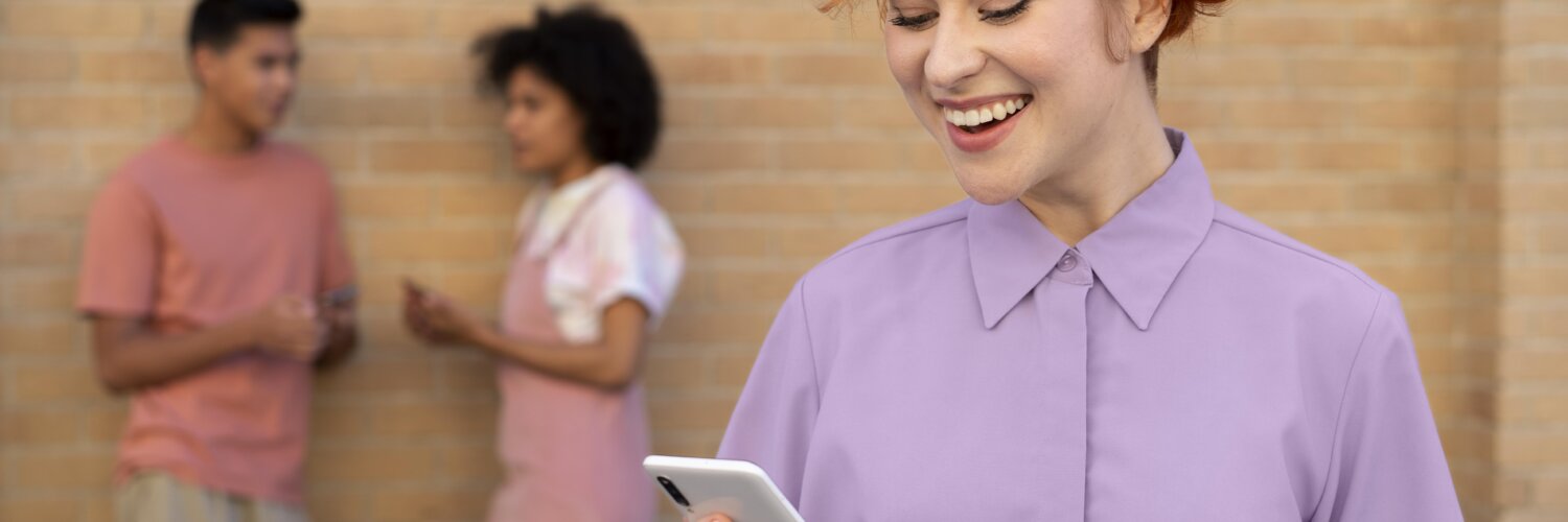 Seguro Celular: Tenha um seguro de celular para proteger seu Iphone 14. | Foto: Freepik.