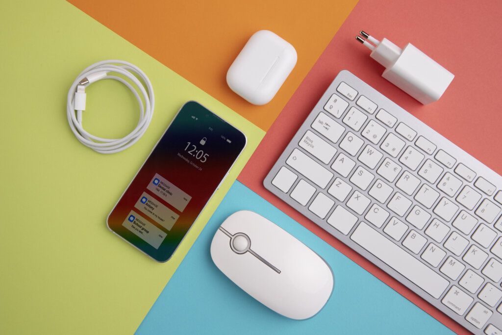 Seus equipamentos portáteis merecem um seguro para você não esquentar a cabeça! | Foto: Freepik.