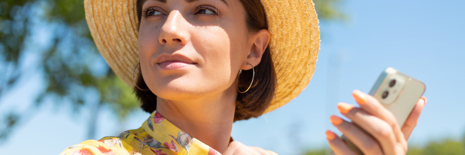 Celular no sol: Descubra os perigos de expor seu celular ao sol. | Foto: Freepik.