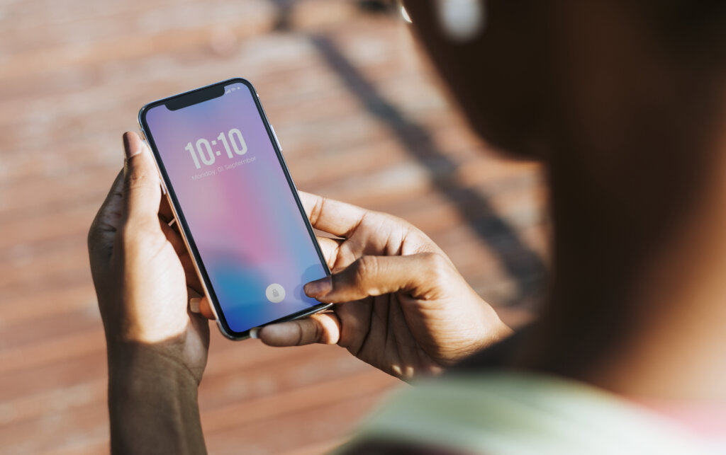 Saiba como ter um celular mais rápido. | Foto: Freepik.