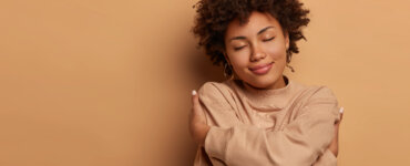 Saiba a importância do autocuidado e algumas dicas para manter seu bem-estar | Foto: Freepik.