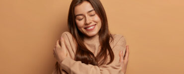 Saiba os 5 passos para preservar sua autoestima. | Foto: Freepik.