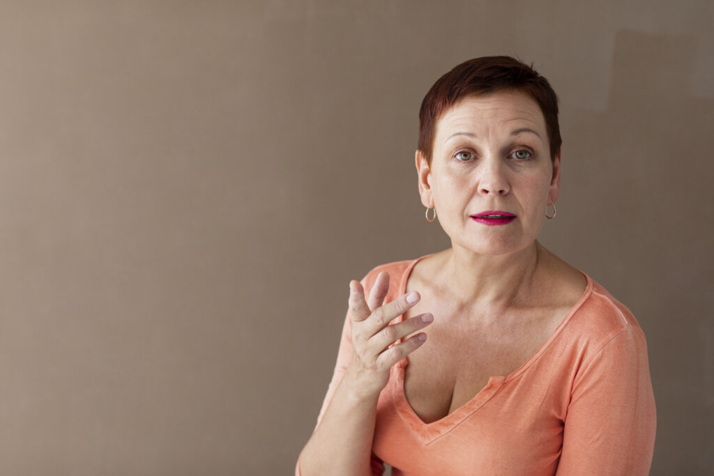 Descubra os sintomas da menopausa. | Foto: Freepik.