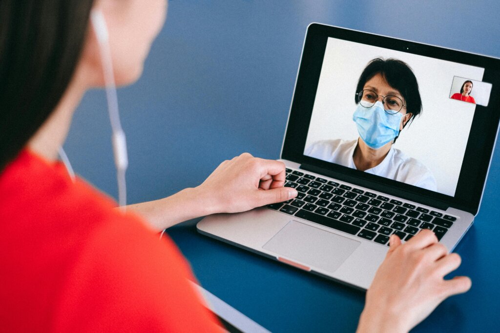 Saiba quais são os benefícios da telemedicina para empresas. | Foto: Pexels.