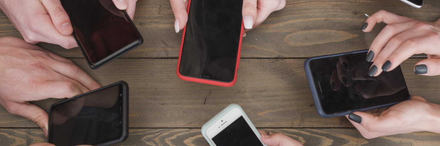 Entenda a história dos smartphones e a evolução dos modelos. Foto: Freepik.