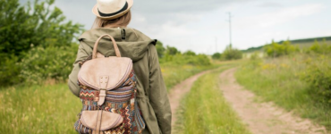 Primeira viagem solo? Veja todas as dicas para melhorar sua experiência. | Foto: Freepik.