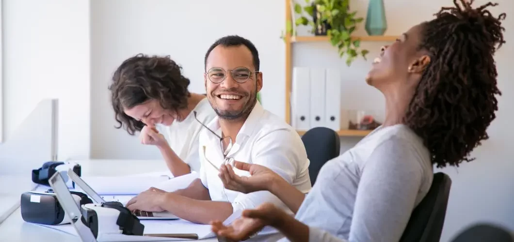 Saiba como o RH pode proporcionar um espaço de trabalho com bem-estar mental. | Foto: Freepik.