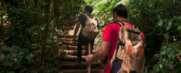 Planejando uma viagem de ecoturismo? Garanta sua tranquilidade com um seguro viagem completo. Proteção para suas aventuras na natureza. Cote agora!